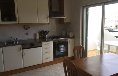 Alvor Apartment | Lovely 2 Bedroom Apartment in Alvor with Shared Pool close to Town and Beach