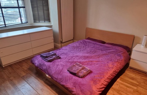 Town Apartment | Lovely 2 bedroom garden flat arranged on two floor