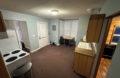 Fairmont House | Lovely 2-bedroom LAKE house with AC in Fairmont