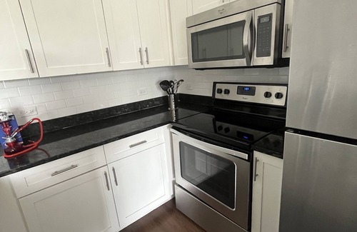 Princeton Apartment | Lovely 2-bedroom rental unit w/pool/gym