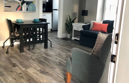 Appleton Apartment | Lovely 2 bedroom rental unit in Historic District!