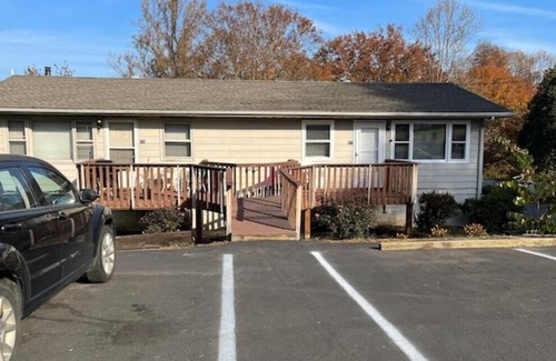 Elk Mills Apartment | Lovely 2 bedroom unit with free parking in front. No steps