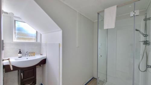 Hillsborough Apartment | Lovely 2 - Bedroom Unit with Free Parking