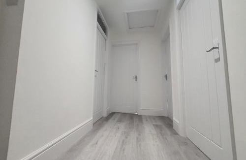 Biggleswade Apartment | Lovely 2 - Cozy Retreat Modern 2-Bedroom Flat in Bedfordshire with Fully-Equipped Kitchen and Relaxing Living Space