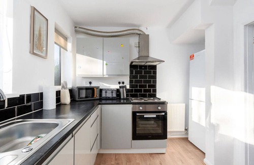 Bramcote House | Lovely 3-Bed Home in Nottingham