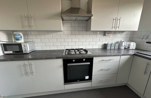 Peterlee House | Lovely 3 bedroom house close to city centre, 34, Gloucester place , Durham