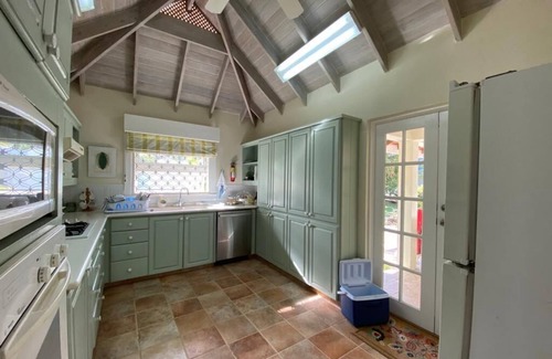 Long Bay Villa | Lovely 3 bedroom villa in beautifully landscaped gardens-2 minutes walk to beach