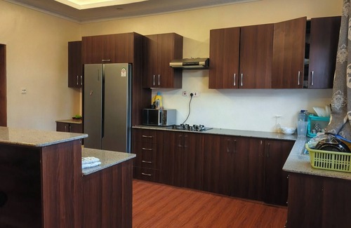 Hospital House | Lovely 4-bedroom bungalow with,water,WiFi,ample parking space,in Nakuru County