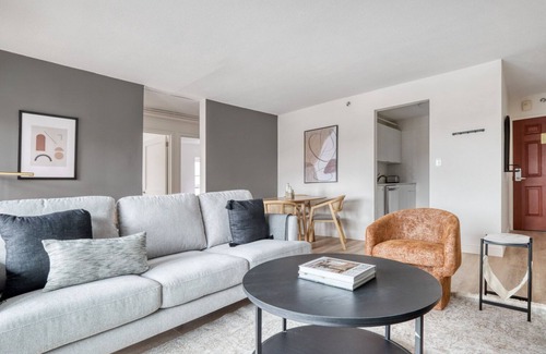 Allston Apartment | Lovely Allston 2BR, nr Boston U & Green Line, by Blueground