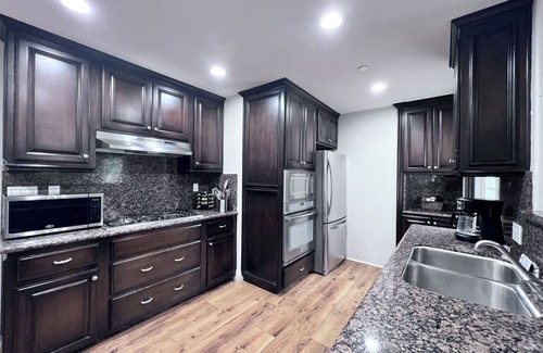 Southwest Anaheim House | Lovely Anaheim Pool Home: 2 Ensuites, 1 Mi 2Disney
