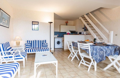 Saint-Palais-sur-Mer Apartment | Lovely apartment for 5 people with WIFI, TV, balcony and parking