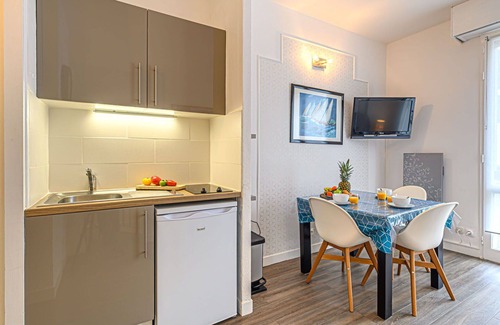 La Trinite-sur-Mer Apartment | Lovely apartment for 2 people with WIFI, TV and pets allowed
