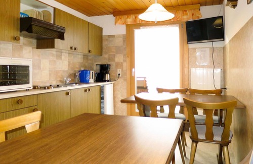 Gortipohl Apartment | Lovely apartment for 7 guests with WIFI, TV, balcony and parking