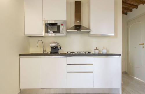 Pieve a Nievole Apartment | Lovely apartment for 2 people with hot tub, WIFI, A/C, pool, TV, patio, pets allowed and parking