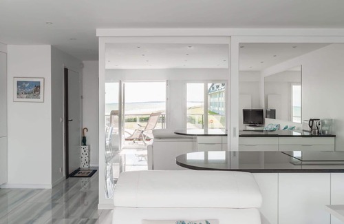 Le Home Apartment | Lovely apartment for 4 people with WIFI, TV and balcony
