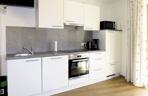 Stumm Apartment | Lovely apartment for 5 guests with WIFI, TV, balcony and parking
