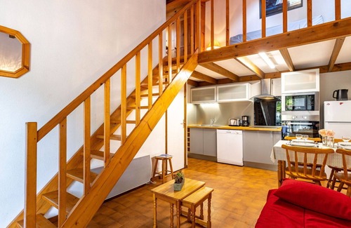 Les Mathes Apartment | Lovely apartment for 4 guests with WIFI, TV, terrace and pets allowed