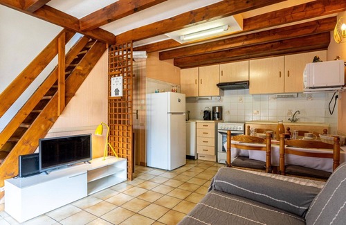 Les Mathes Apartment | Lovely apartment for 4 guests with WIFI, TV, terrace and pets allowed