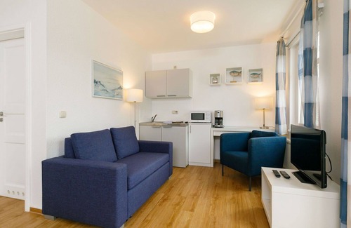 Ostvorpommern Apartment | Lovely apartment for 2 guests with WIFI, TV, balcony, pets allowed and parking