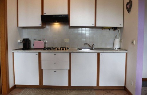 Colà Di Lazise Apartment | Lovely apartment for 3 people with pool, A/C, TV, balcony, pets allowed and parking