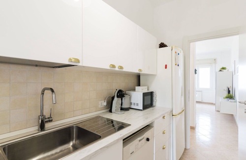 Torvaianica Apartment | Lovely apartment for 3 people with A/C, TV, terrace and parking
