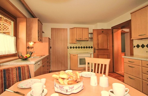 Zellberg Apartment | Lovely apartment for 4 people with WIFI, TV, terrace, pets allowed and parking