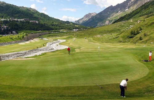 Valtournenche Apartment | Lovely apartment for 5 guests with WIFI, TV, balcony and pets allowed