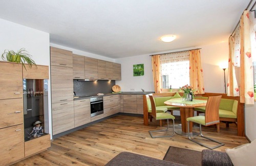 Distelberg Apartment | Lovely apartment for 6 people with WIFI, TV, patio, panoramic view and parking