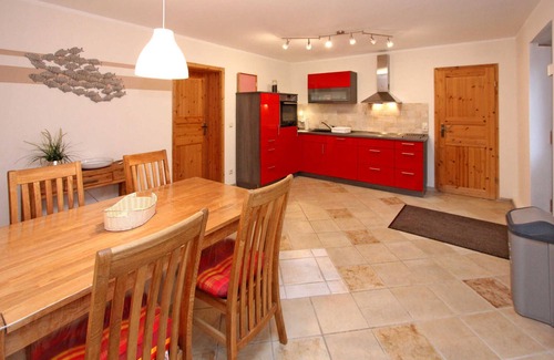 Userin Apartment | Lovely apartment in Userin with kitchen