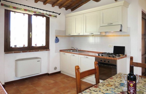 Scansano Villa | Lovely apartment in villa with pool, A/C, WIFI, TV, terrace, pets allowed and parking