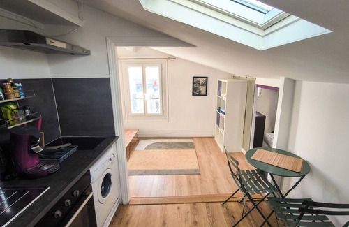 Quartier Sainte-Marguerite Apartment | Lovely apartment on the Parisian rooftops