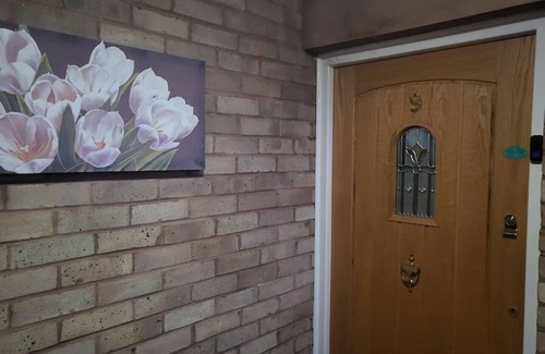 Sutton Coldfield Apartment | Lovely apartment with free parking & Wi-Fin