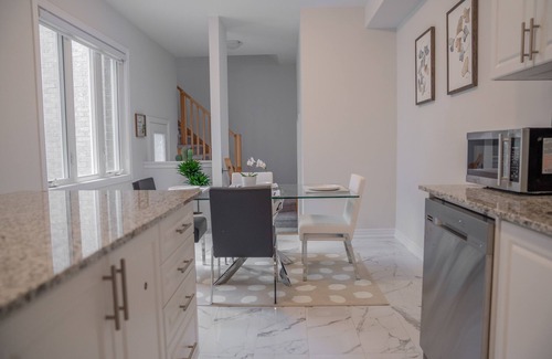 Markham Bed & Breakfast | Lovely Bedroom