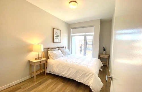 Sidney Apartment | Lovely Brand New Condo
