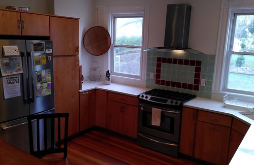 Arlington Apartment | Lovely, bright 2-BR in historic Arlington
