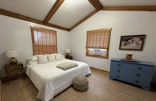 Millersburg Cabin | Lovely Cabin, fenced in yard. Pet Friendly!