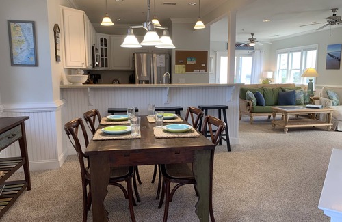 Hatteras Condo | Lovely Canalfront Condo in the Heart of Hatteras Village