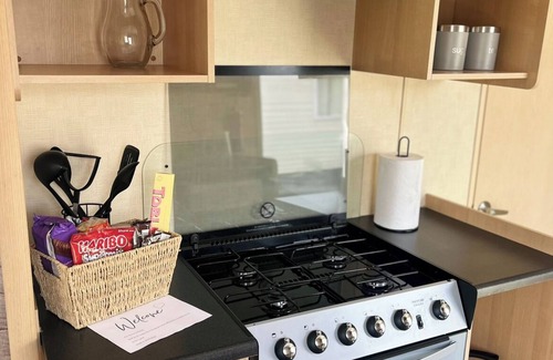 Clacton-on-Sea Cabin | Lovely caravan located in an amazing holiday park