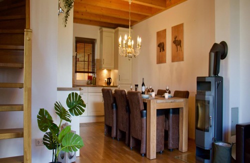 Kotschach-Mauthen Villa | Lovely chalet with garden near the ski slope