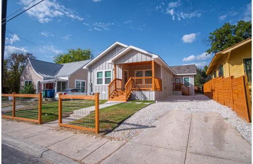 Historic Garderns House | Lovely Charming 4BR2.5BA Near Downtowns Prime