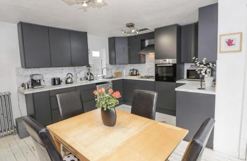 Lower Wick House | Lovely Comfortable 3 Bed Home, Worcester