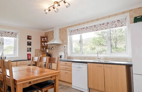 Drumchork House | Lovely cosy cottage with stunning loch and mountain views in scenic countryside
