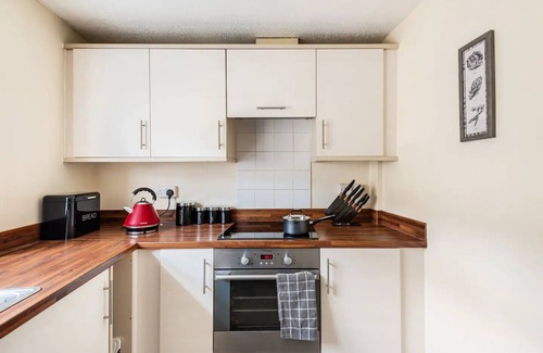 Cirencester Apartment | Lovely Cotswolds 1 bed nr town centre yet mins from river and countryside walks