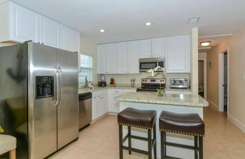 South Sarasota House | Lovely Cottage near the Beach and Downtown Sarasota