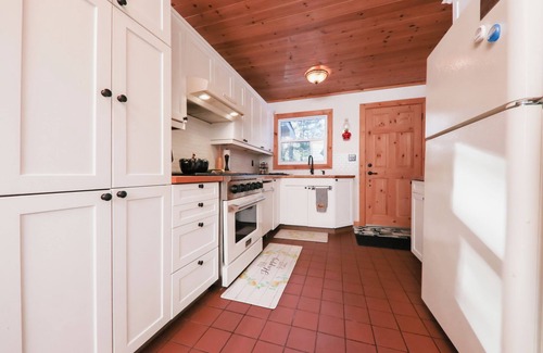 Dysart et al Cottage | Lovely Cottage with Amazing Views!