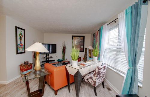 Trotwood Apartment | Lovely Eclectic Duplex - Peaceful Neighborhood