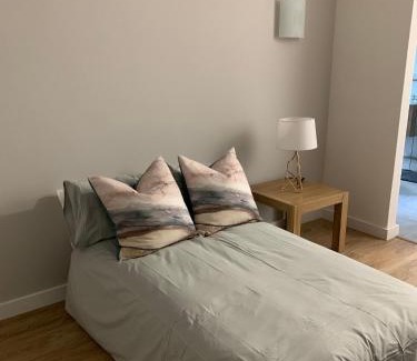 Glentana Apartment | Lovely flat walking distance to Glentana beach