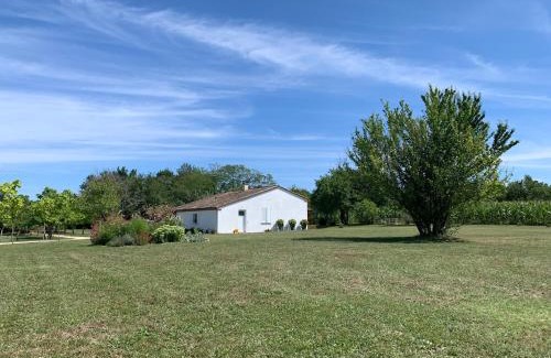 Saint-Etienne-de-Villereal House | Lovely gites with private pool, privacy & spacious garden
