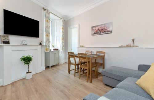 West End Apartment | Lovely Haymarket Apartment - Central Edinburgh