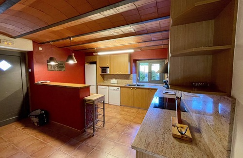 Prats de Llucanes Villa | Lovely holiday home for 15 guests - 7 bedrooms all with private bath